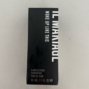 IL Makiage Woke Up Like This Foundation shade 060